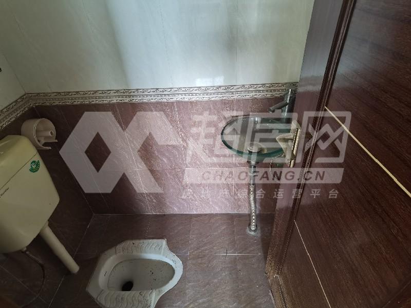 明日华府二手房厨房及卫生间