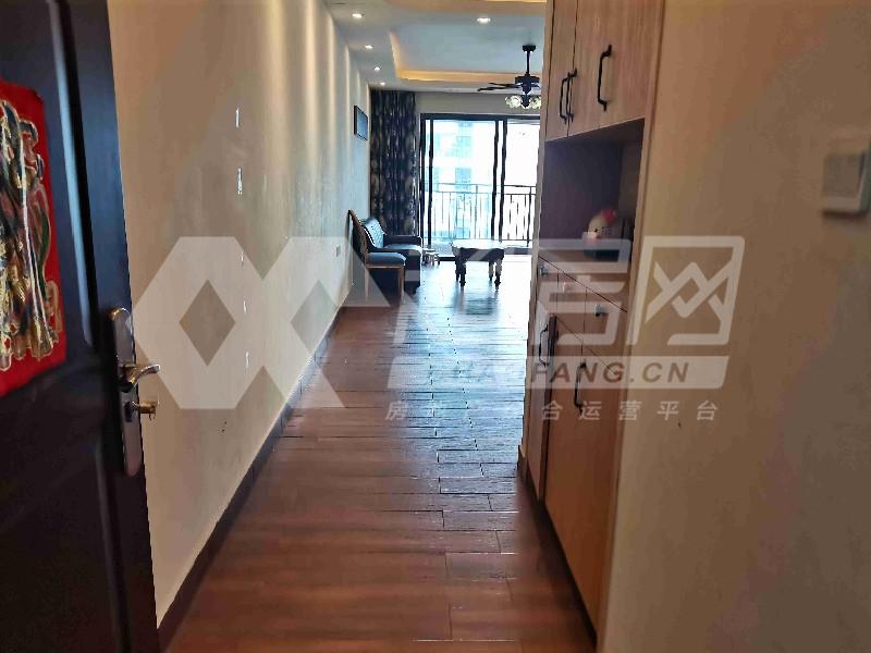 美的御海东郡二手房客厅