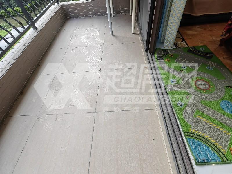 伦教碧桂园御府二手房阳台