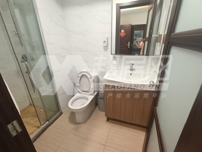 伦教碧桂园御府出租房厨房及卫生间