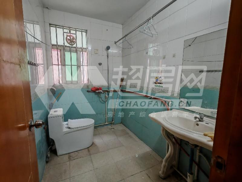 聚丽豪庭二手房厨房及卫生间