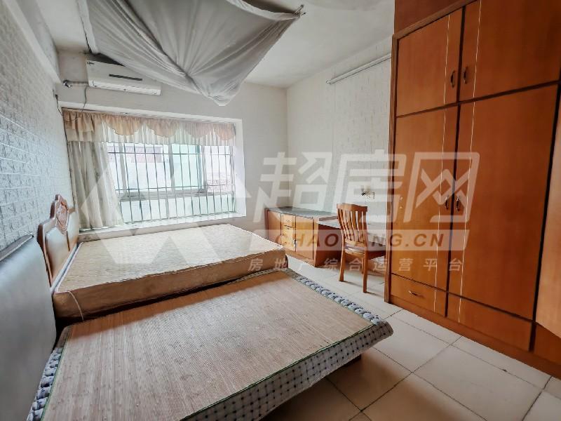 聚丽豪庭二手房卧室