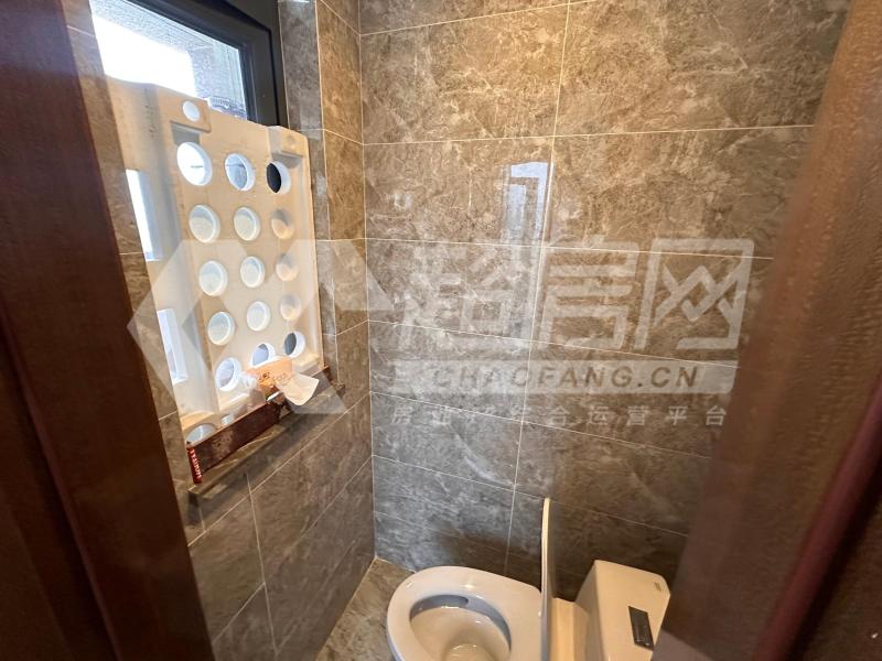 恒大帝景二手房厨房及卫生间