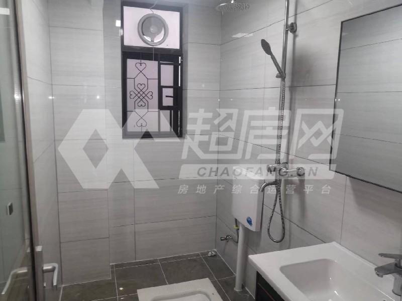 聚雅华庭二手房厨房及卫生间