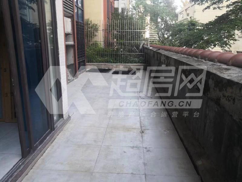 聚雅华庭二手房露台