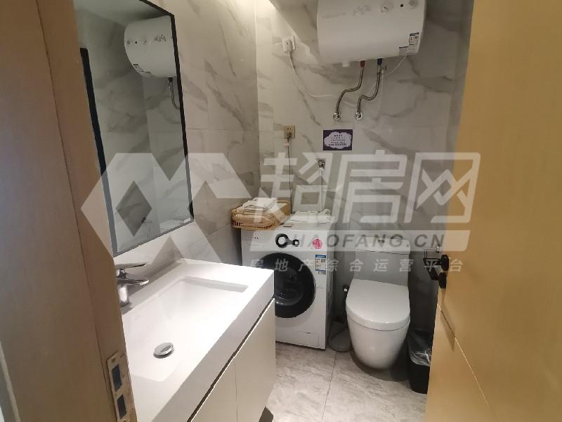 华侨城欢乐海岸广场出租房厨房及卫生间