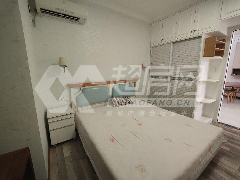 西山上筑二手房卧室