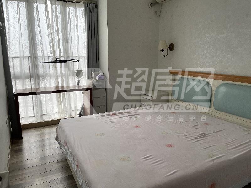 西山上筑二手房卧室