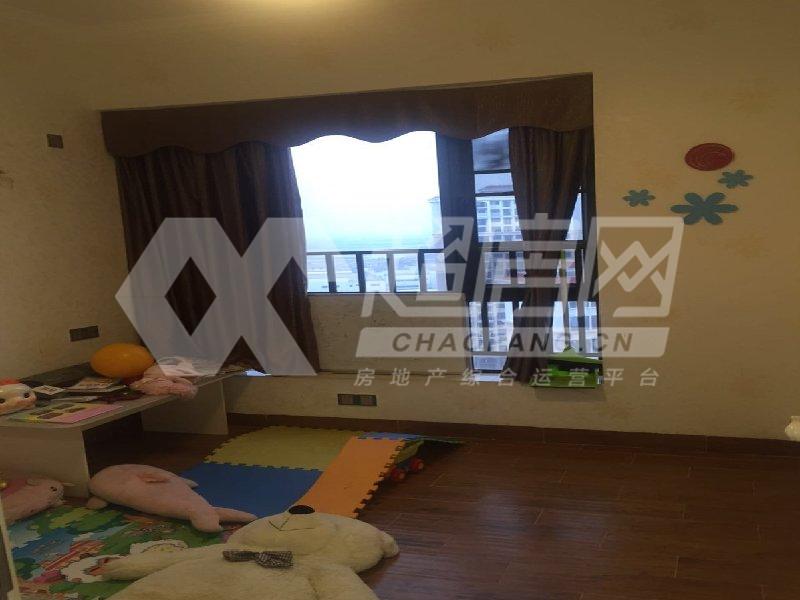 深业城二期二手房卧室