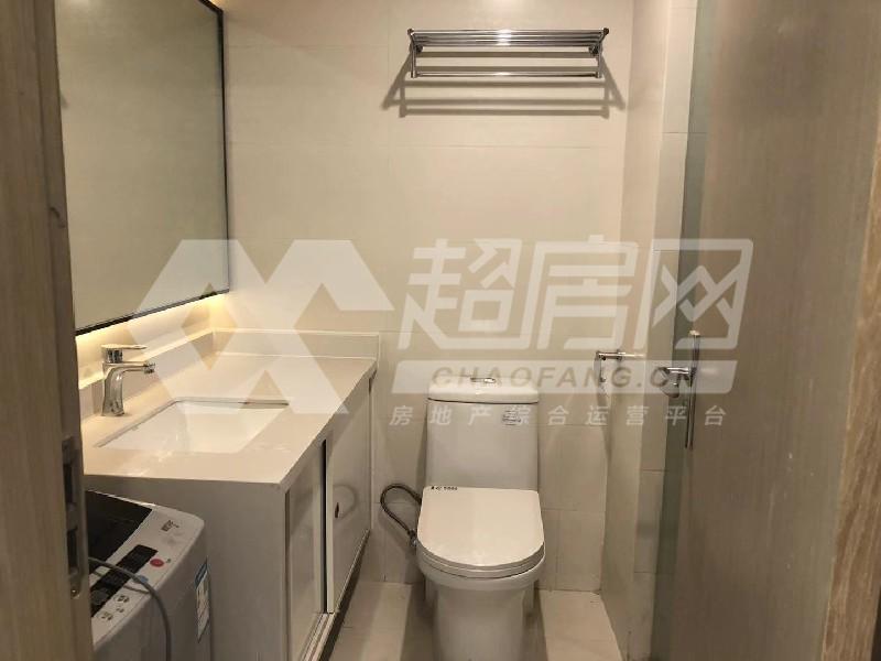 林上湾出租房厨房及卫生间