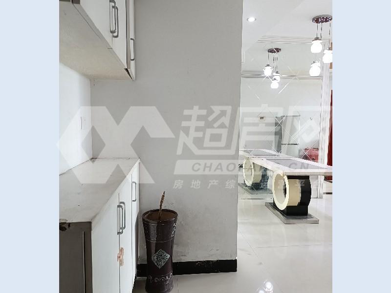 水岸珑庭二手房客厅