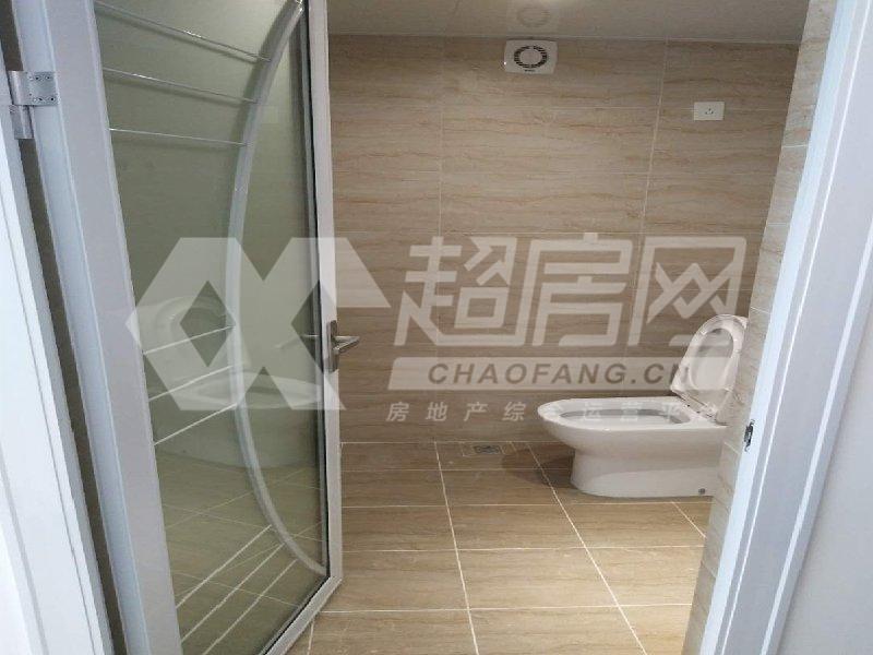 嘉德尚层二手房客厅
