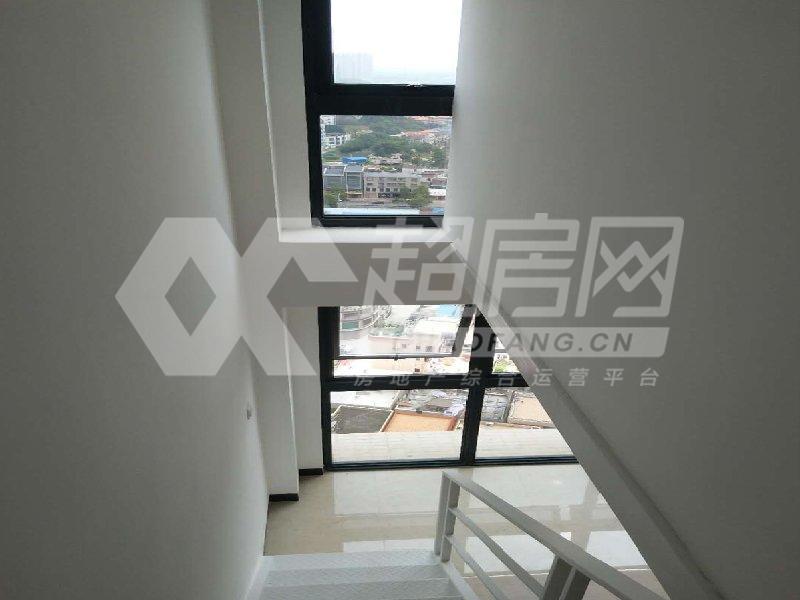 嘉德尚层二手房卧室