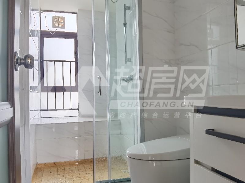 碧桂园晴澜苑二手房厨房及卫生间