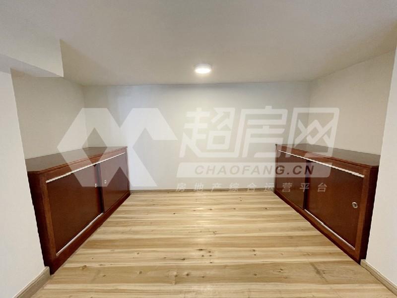 碧桂园水乡芳华二手房卧室