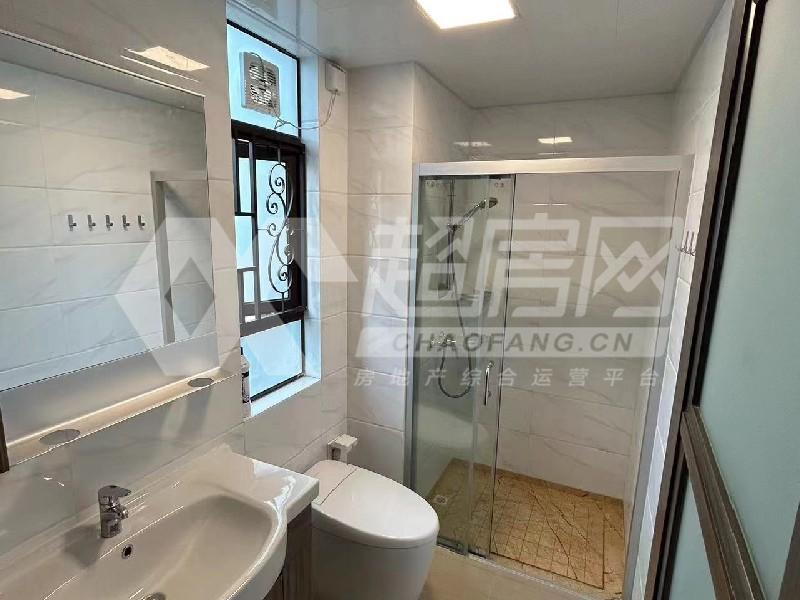 碧桂园比邻苑二手房厨房及卫生间