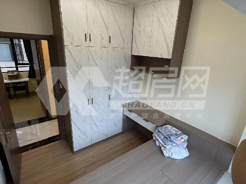 碧桂园比邻苑二手房客厅