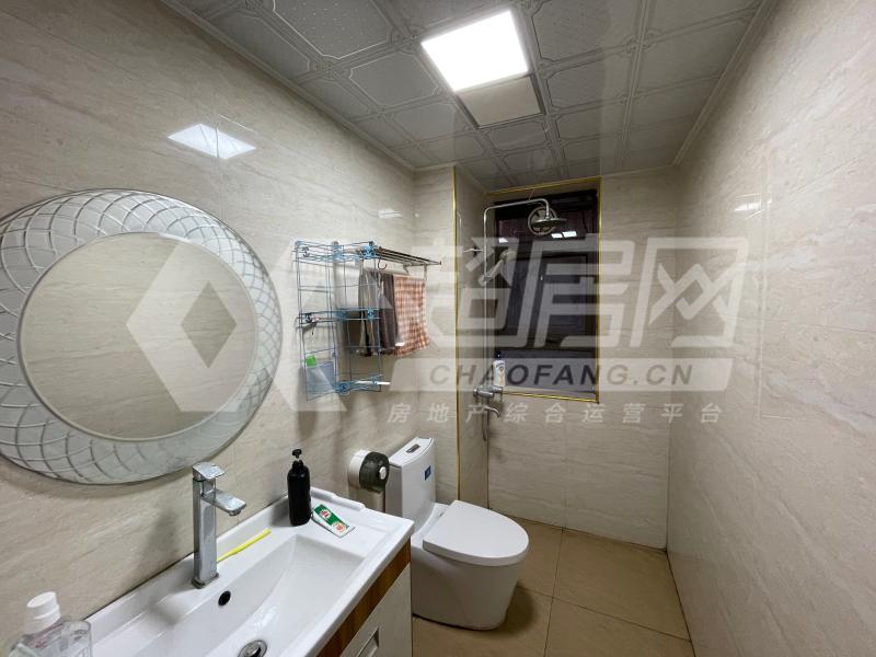 荟峰二手房厨房及卫生间