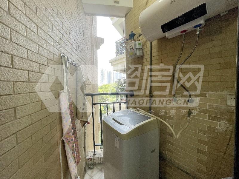 海云堡二手房阳台