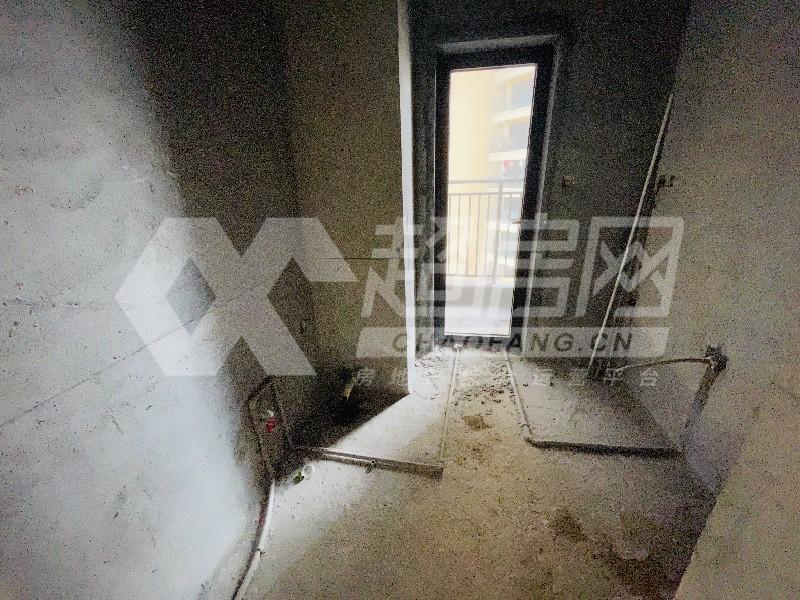 龙光玖龙府二手房厨房及卫生间