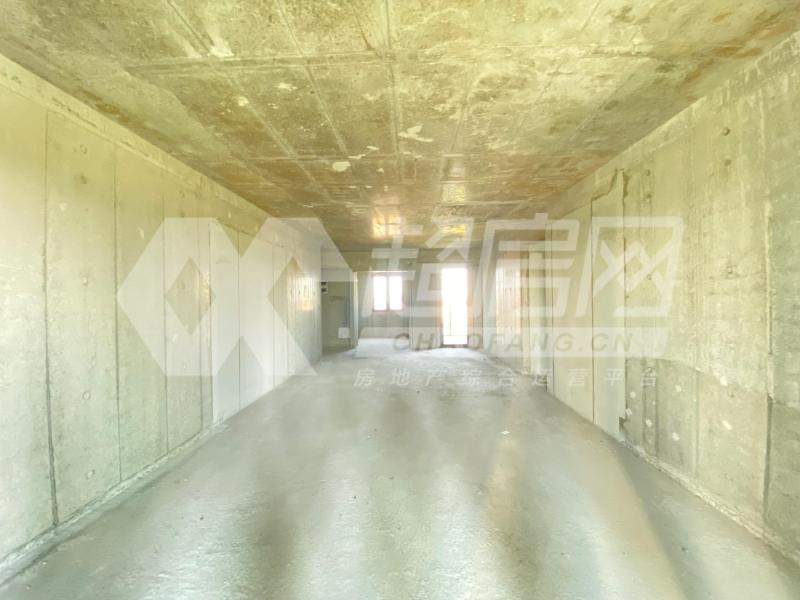 华侨城天鹅堡二手房客厅