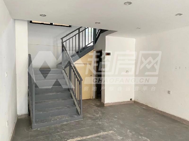 美的时代城出租房厨房及卫生间