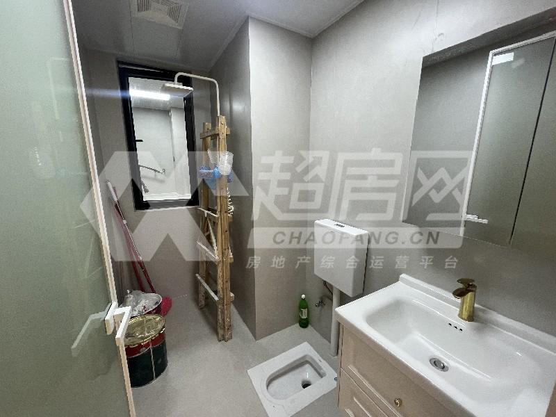 金地自在城二手房厨房及卫生间