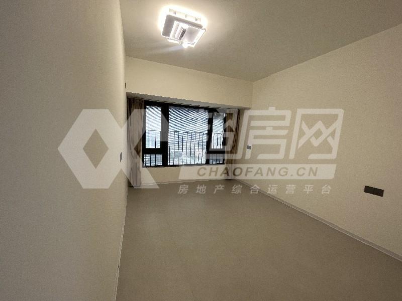 金地自在城二手房卧室