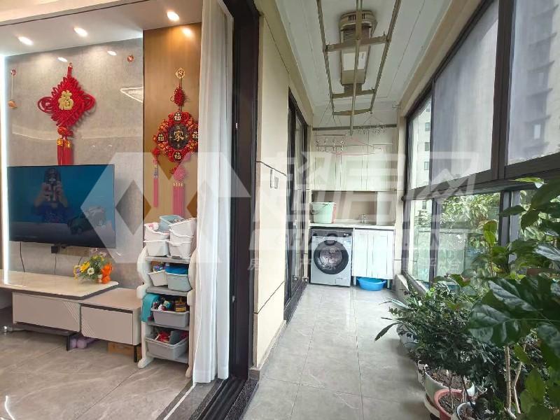 中海金玺公馆二手房阳台