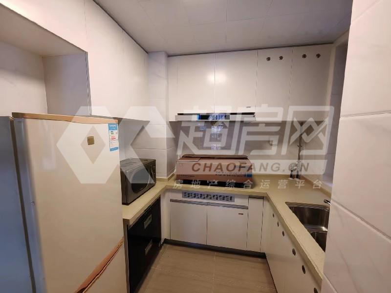 碧桂园凤怡苑二手房厨房及卫生间