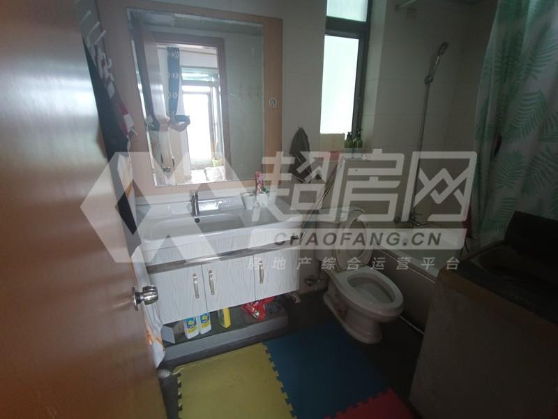 嘉仑台二手房厨房及卫生间