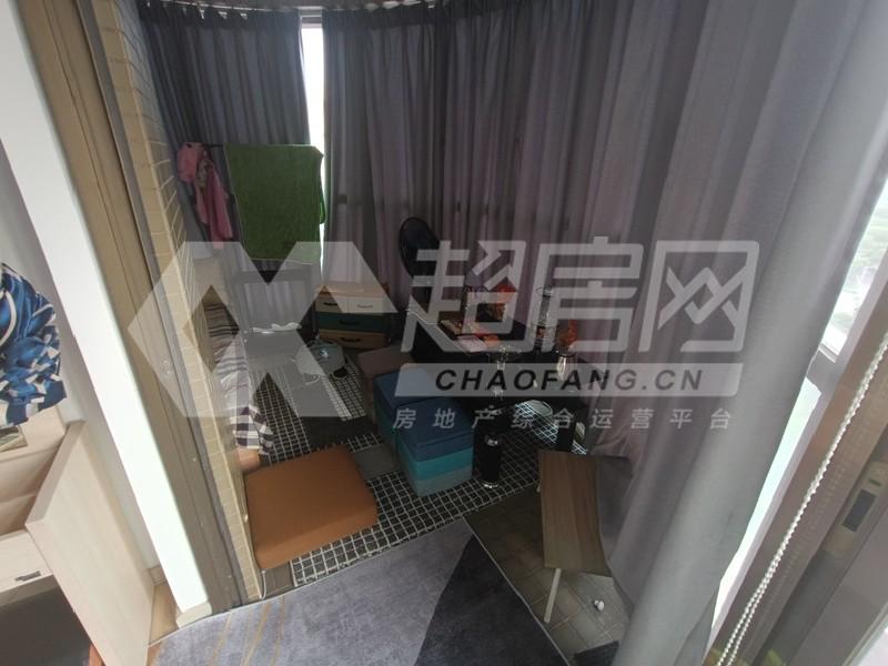 嘉仑台二手房卧室
