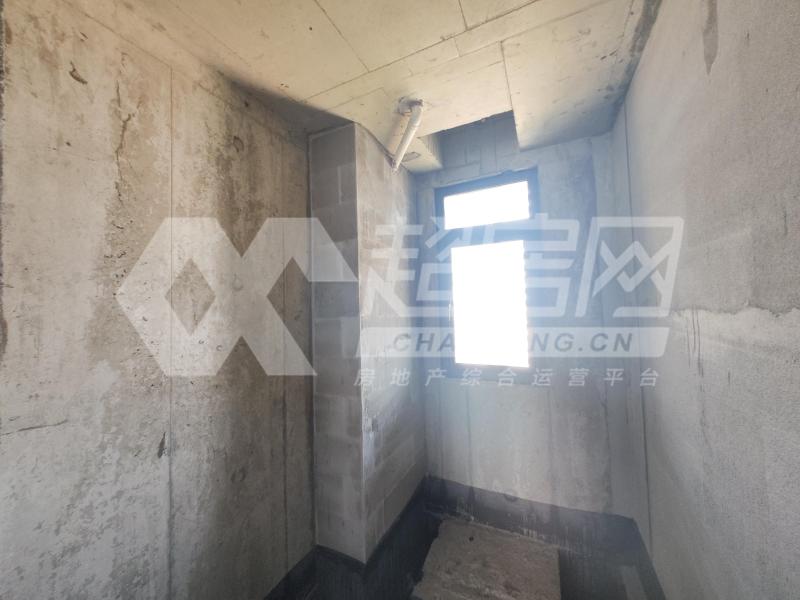 华侨城天鹅堡二手房厨房及卫生间