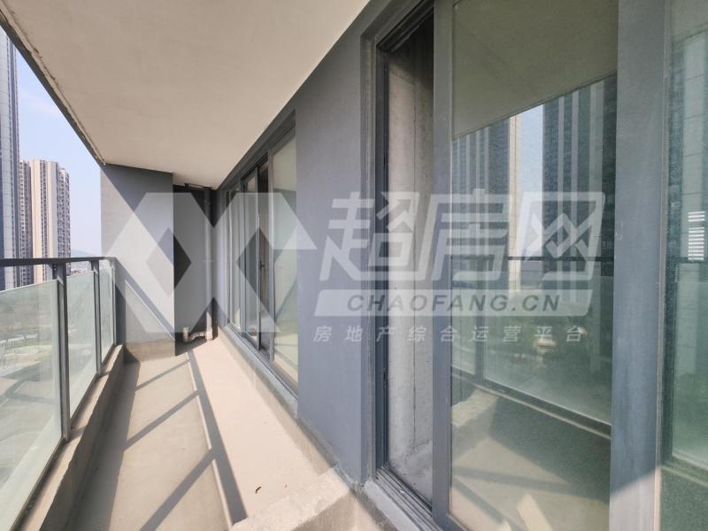 华侨城天鹅堡二手房阳台