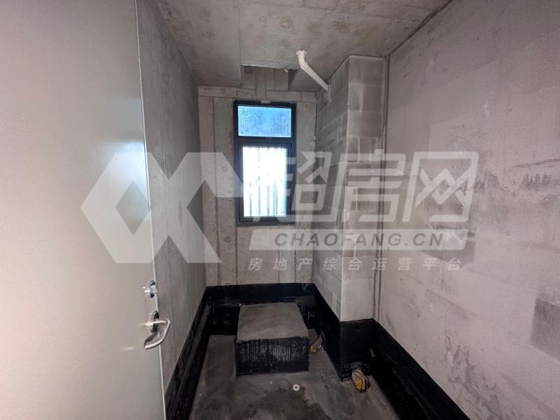 华侨城天鹅堡二手房厨房及卫生间