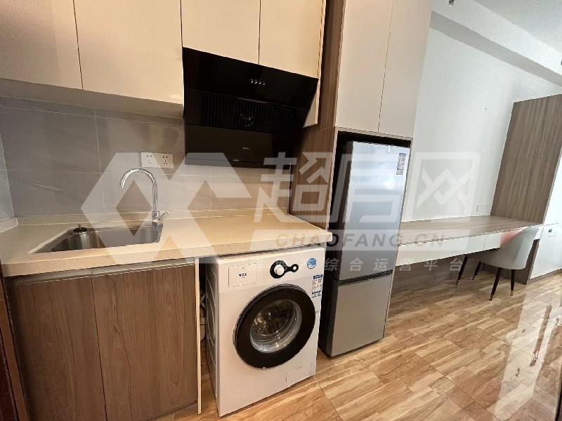 碧桂园水乡芳华出租房厨房及卫生间