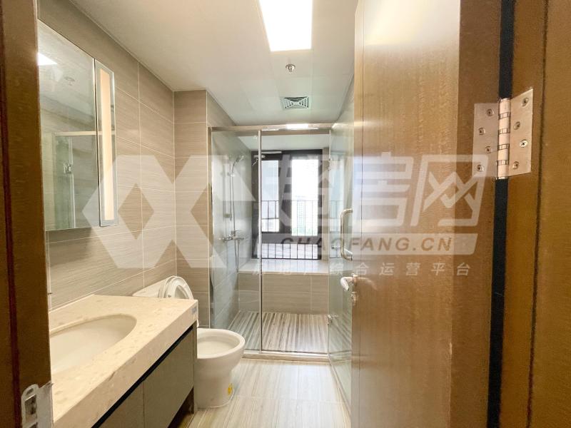 龙光天瀛二手房厨房及卫生间