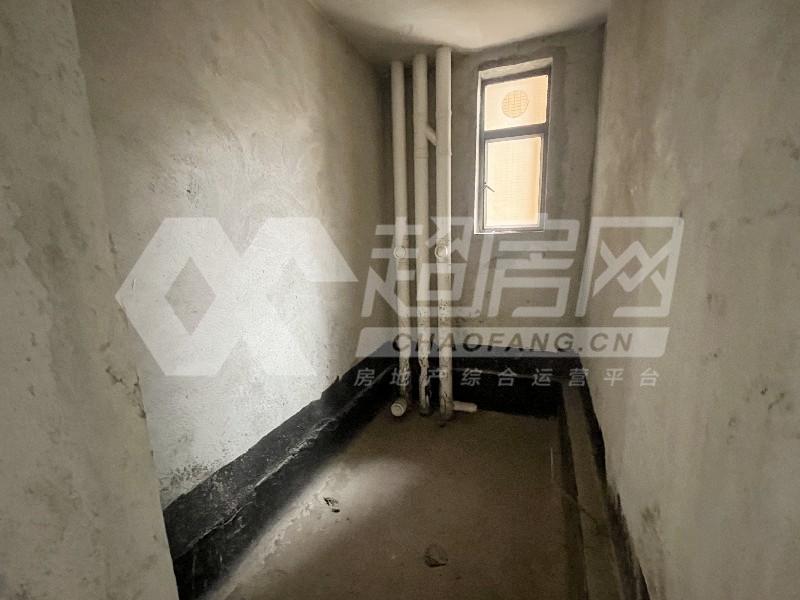 南湖花园二手房厨房及卫生间