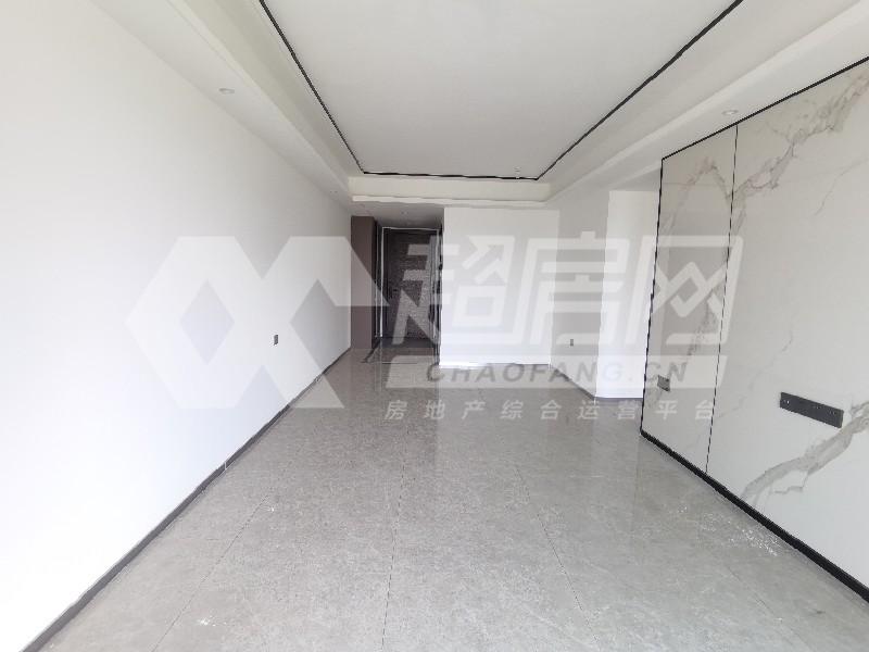 美的云和悦西园二手房客厅