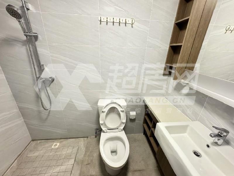 碧桂园水乡芳华出租房厨房及卫生间