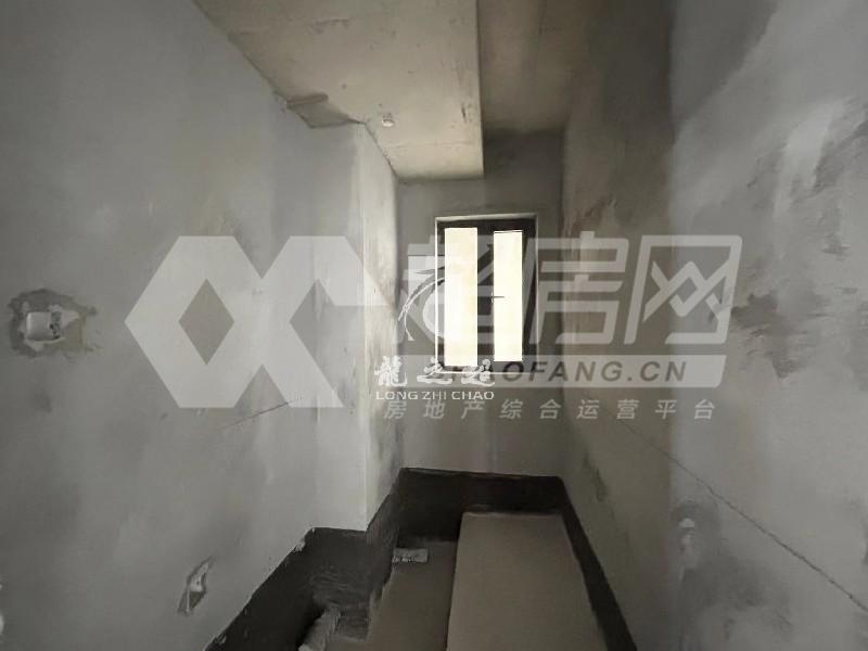 禹洲朗廷湾二手房厨房及卫生间