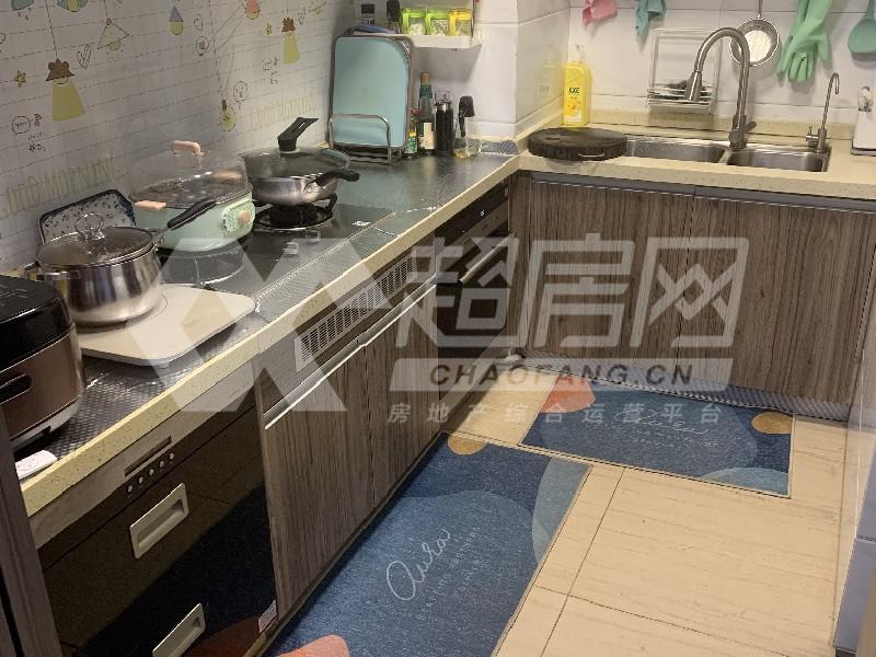碧桂园翰华苑二手房厨房及卫生间