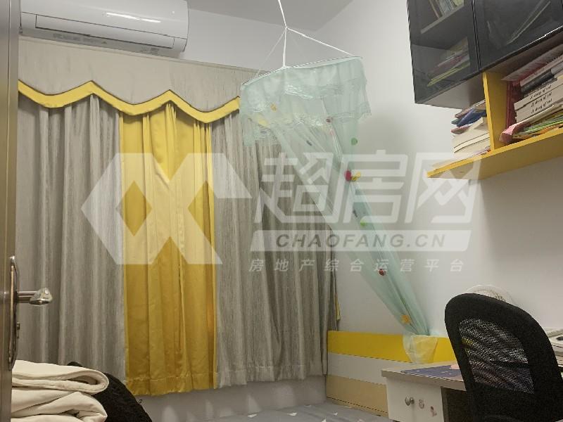 碧桂园翰华苑二手房卧室