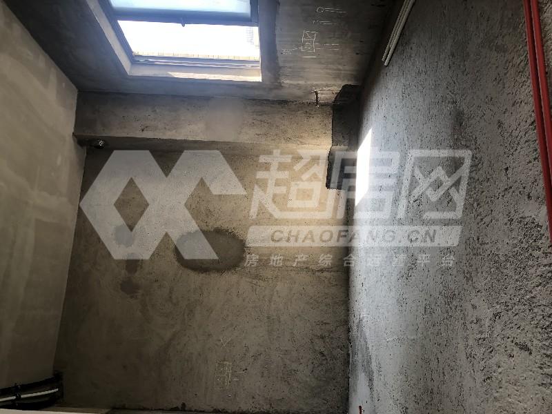保利外滩一号二手房厨房及卫生间