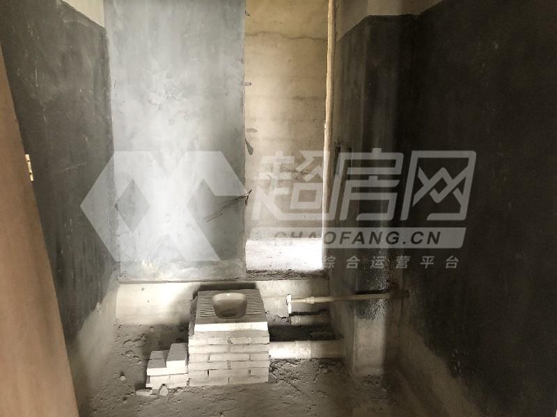 保利外滩一号二手房厨房及卫生间
