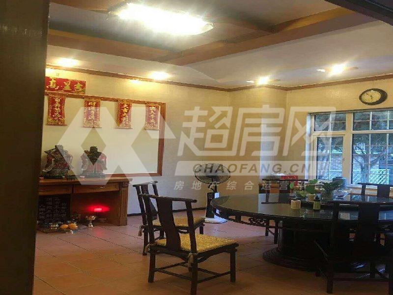 东丽花园二手房客厅