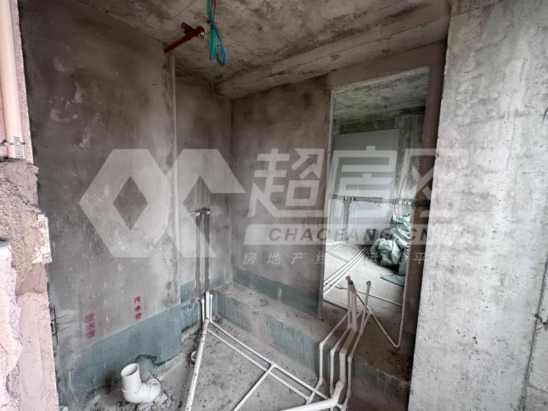 华侨城天鹅堡二手房厨房及卫生间