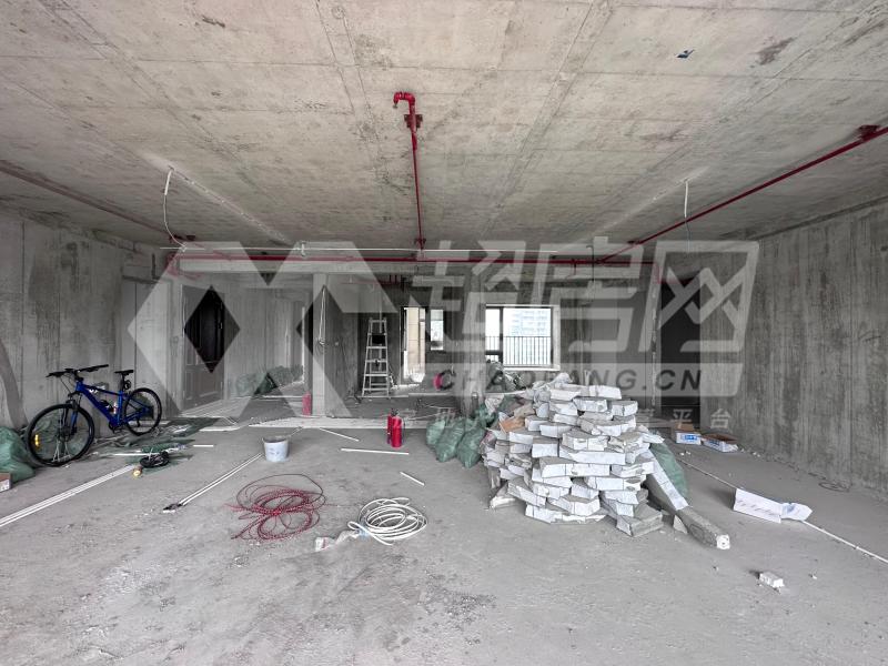 华侨城天鹅堡二手房客厅