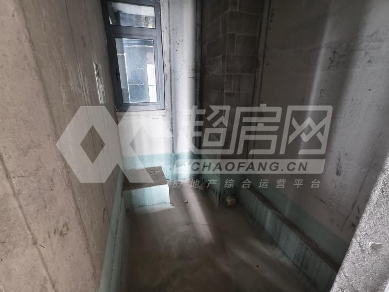华侨城天鹅堡二手房厨房及卫生间