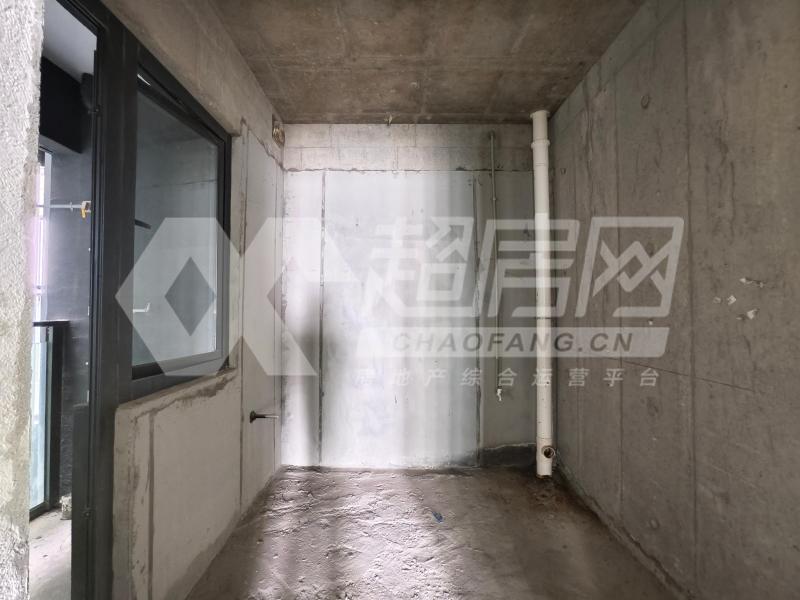 华侨城天鹅堡二手房厨房及卫生间